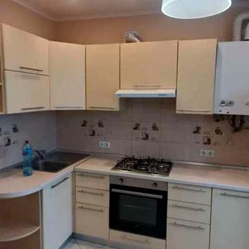 Богдана Хмельницького вул., 1-А