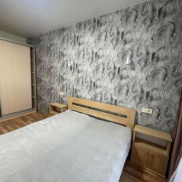 Героїв Майдану вул., 1