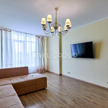 Миколи Ушакова вул., 1-Б