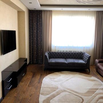 Олександра Мишуги вул., 8