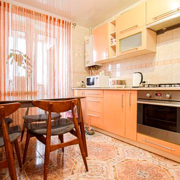 Просвіти бульв., 10