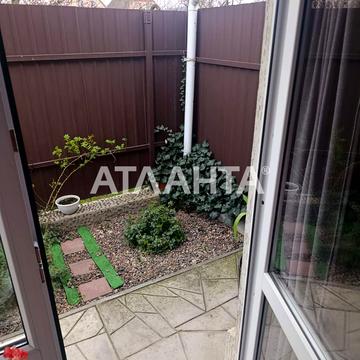 Магістральна вул., 12