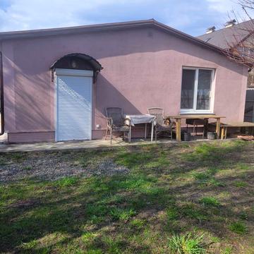 Вишнева вул.