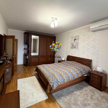 Олександри Екстер вул. (Марини Цвєтаєвої), 13