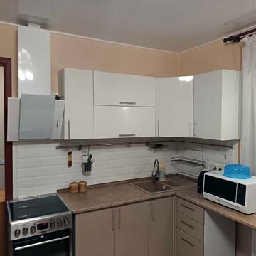 Сергія Данченка вул., 32