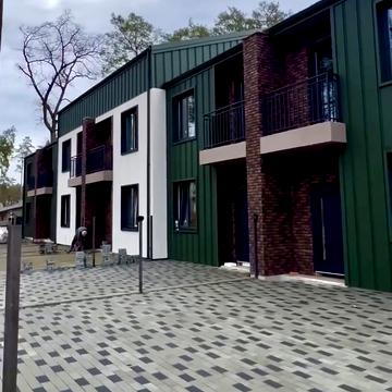 Варшавська вул.