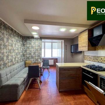 Соборна вул. (Петропавлівська), 10-Г