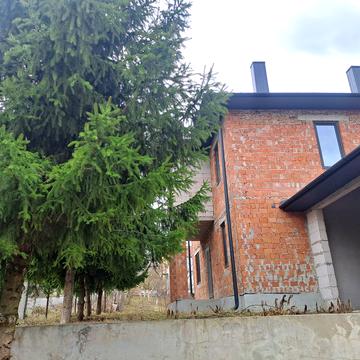 Київська вул., 2