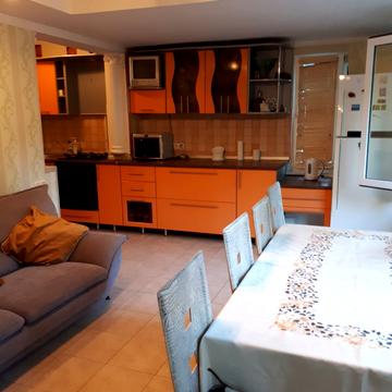 Владислава Бувалкіна вул. (Бочарова Генерала), 6