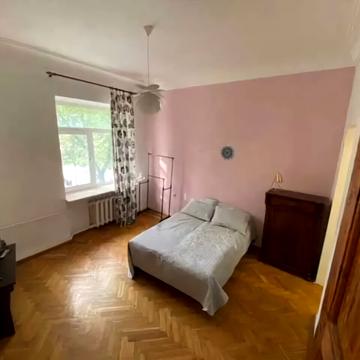 Івана Мазепи вул. (Січневого Повстання), 3