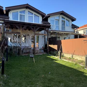 Весняна вул., 33