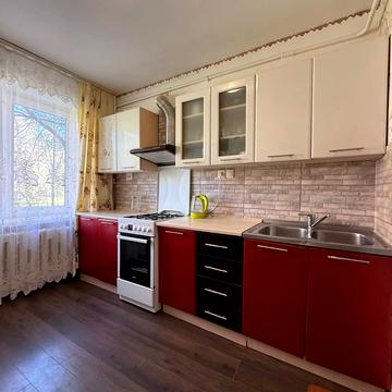 Гетьмана Івана Мазепи вул. (Топольна), 6