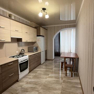 Інститутська вул., 6/4