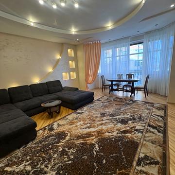 Євгена Коновальця вул. (Щорса), 32-Б