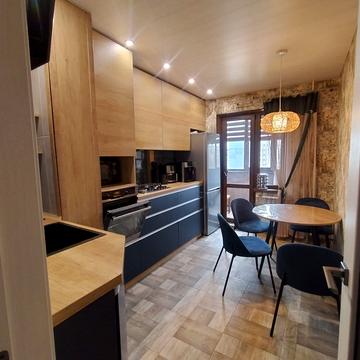 Гірницький мікрорайон , 7