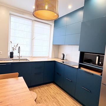 Перлинна вул., 8