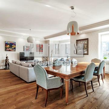 Івана Мазепи вул. (Січневого Повстання), 3