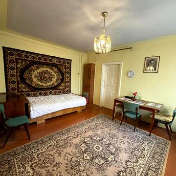 Канівська вул., 16