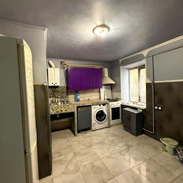 Соборна пл., 8