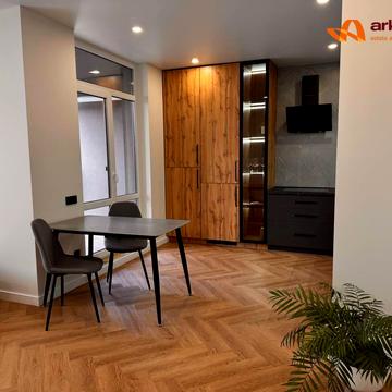 Гетьмана Мазепи вул., (Будинок 3)