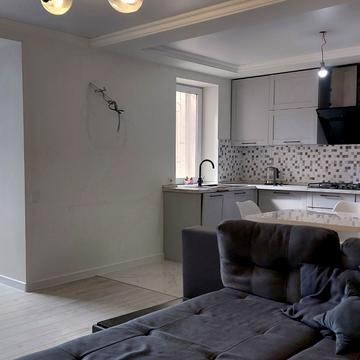 Сімї Глодан вул., 6