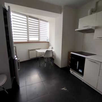 Миколи Бажана просп., 14