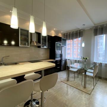 Базарна вул., 7