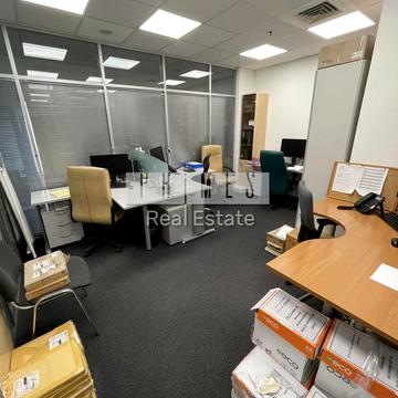 Богдана Хмельницького вул., 19-21