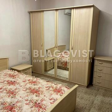 Олександра Мишуги вул., 3