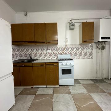 Виноградна вул., 1