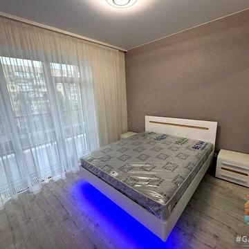 Добровольців пров., 21