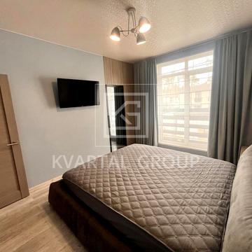 Патріотів, 46