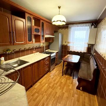 24 Серпня вул., 1б