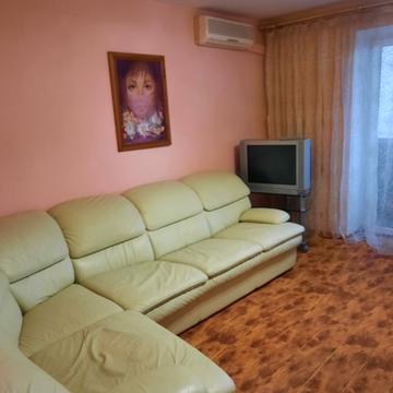 Пасічна вул., 81