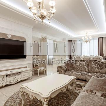 Дніпровська набережна вул., 14