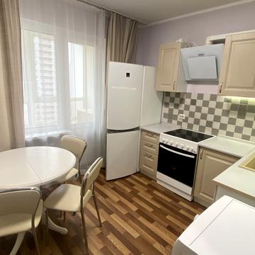 Бориса Гмирі вул., 10/40