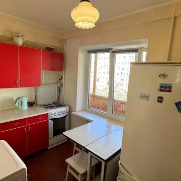 Павла Тичини просп., 12-Б