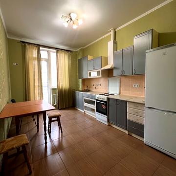 Перлинна вул., 3