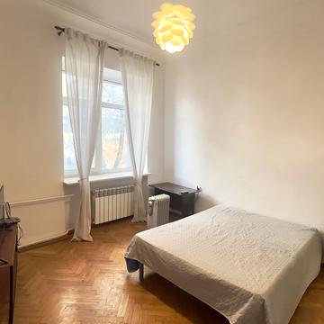 Івана Мазепи вул. (Січневого Повстання), 3