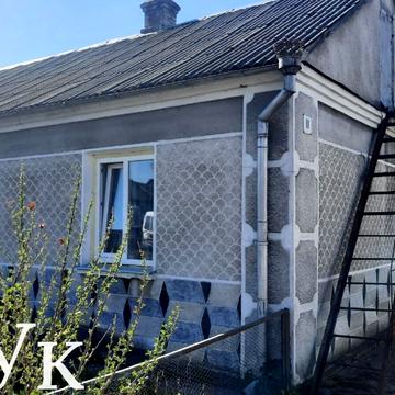 провул. Захисників України