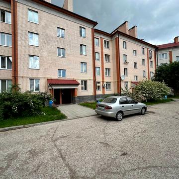 Красносільського вул., 27