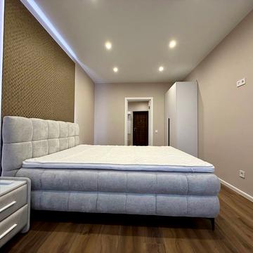 Дніпровська набережна вул., 17-К