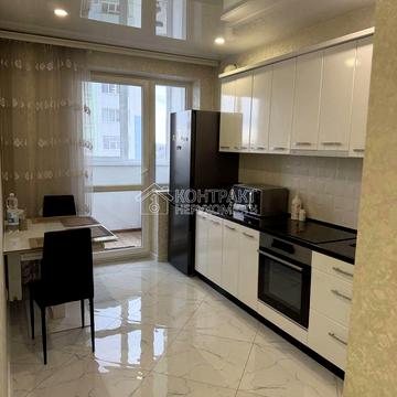 Героїв Харкова просп. (Московський), 292