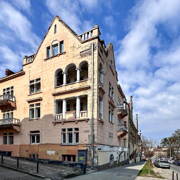 Героїв Майдану вул. (Гвардійська), 8