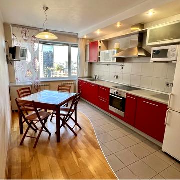 Святошинська пл., 1