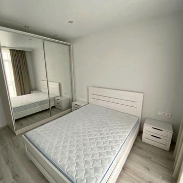 Вячеслава Чорновола просп. (), 16д