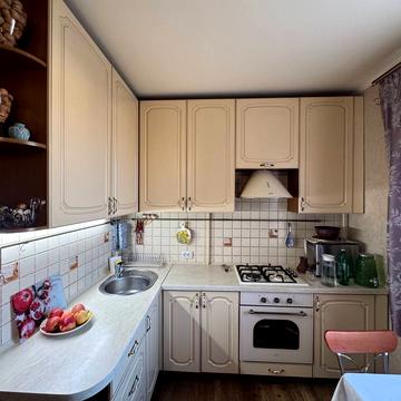 Дарницька вул., 9