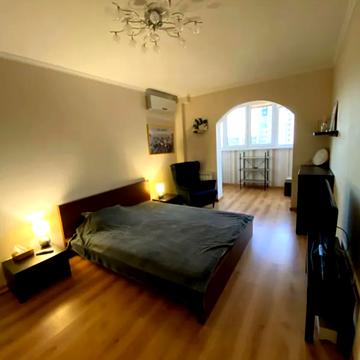 Бакинська вул., 37-Г