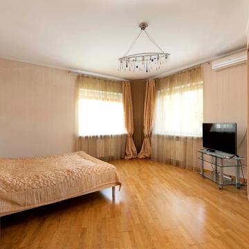 Олександра Кониського вул., 28А-30А