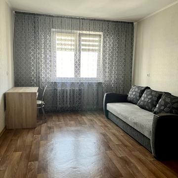 Григорія Ващенка вул., 1